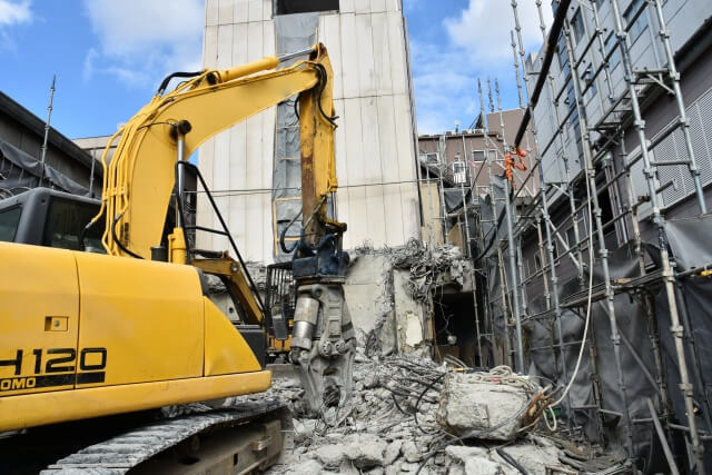 ＜経過措置終了まで約１年＞解体工事業の許可失効にご注意を！